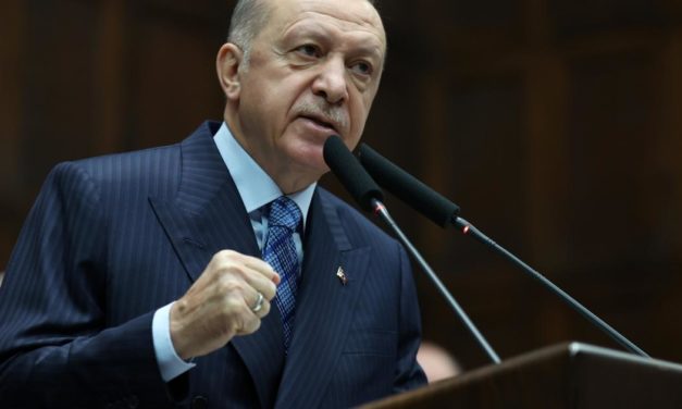 Türkischer Präsident Erdogan tauscht in Lira-Krise Finanzminister aus