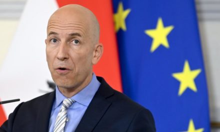 Impfpflicht – Kocher: Keine arbeitsrechtlichen Konsequenzen