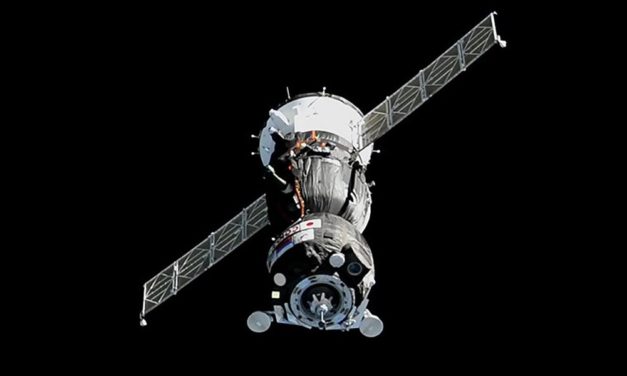 Japanischer Milliardär bezieht mit seinem Assistenten die ISS