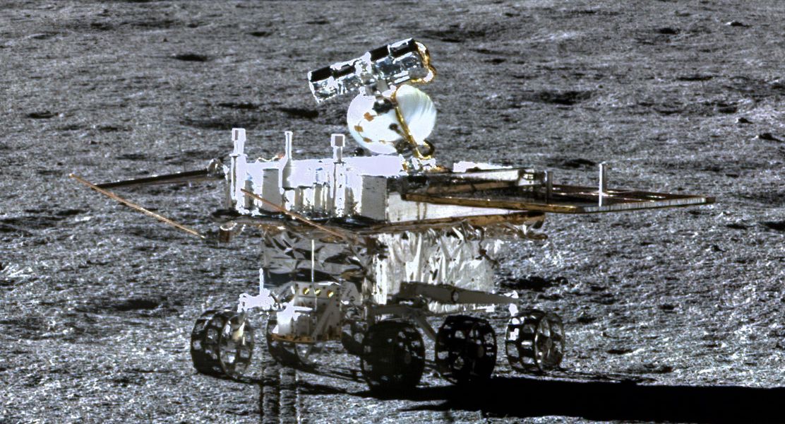 Chinas Mondrover Yutu 2 rollt auf eine „mysteriöse Hütte“ zu