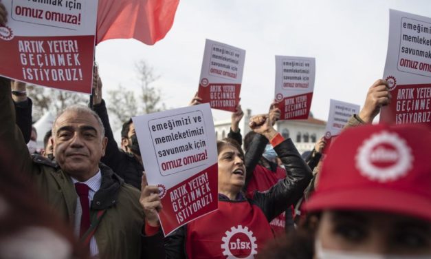 Proteste in der Türkei gegen Wirtschaftskrise und Währungsverfall