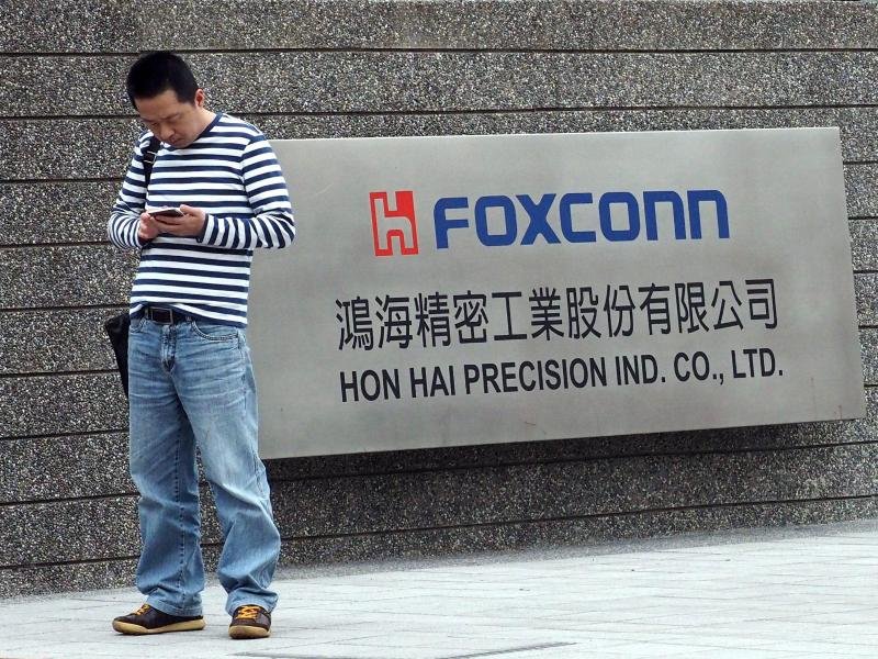 Auftragsfertiger Foxconn produziert auch (Auto-)Halbleiterchips