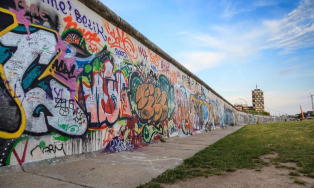 Berliner Mauer wird in The Sandbox errichtet – und wieder eingerissen