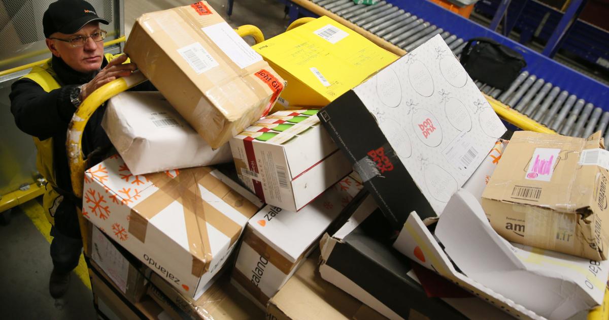 Paketflut: Wenn sogar der Christbaum mit der Post kommt