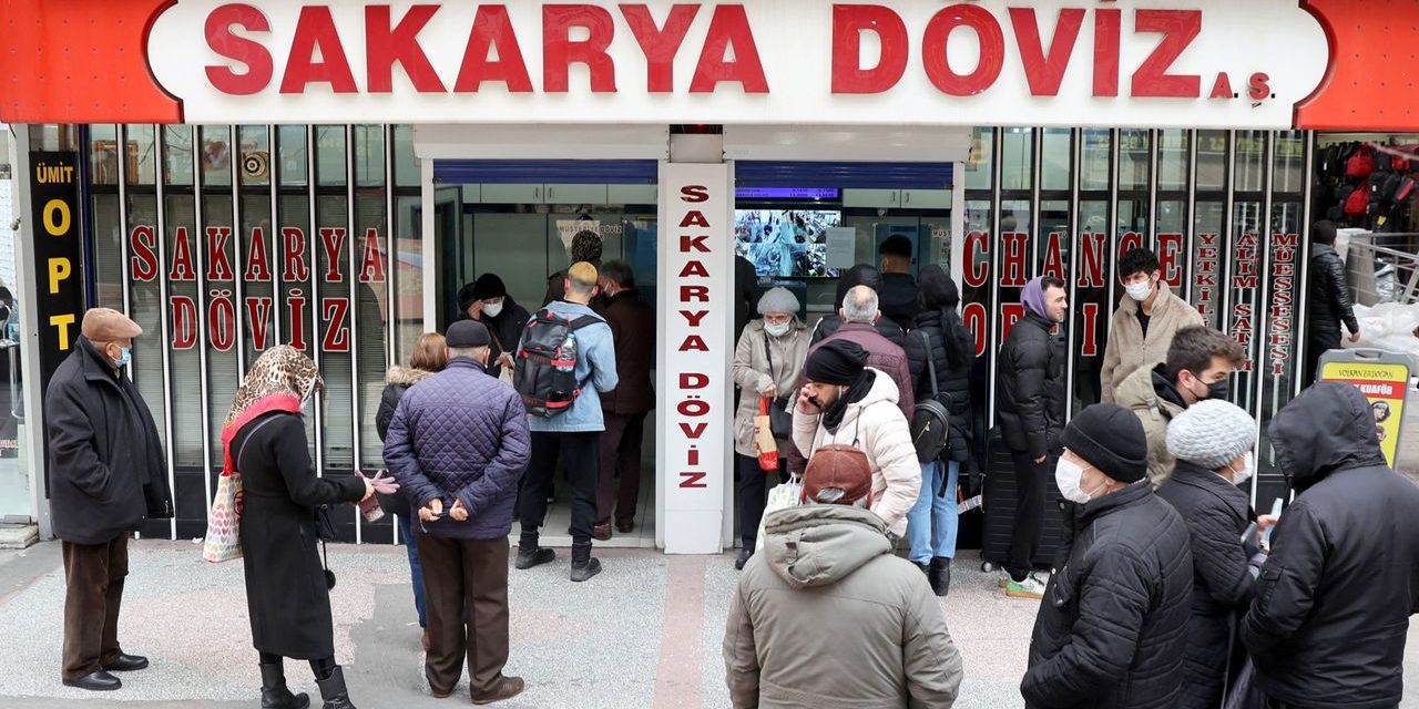 Lira-Absturz in der Türkei: Recep Tayyip Erdoğan stemmt sich gegen Dollarisierung