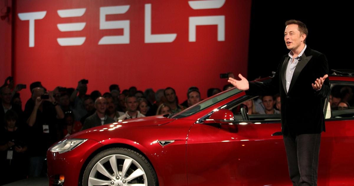 Musk hat erneut Aktien für halbe Milliarde Dollar verkauft