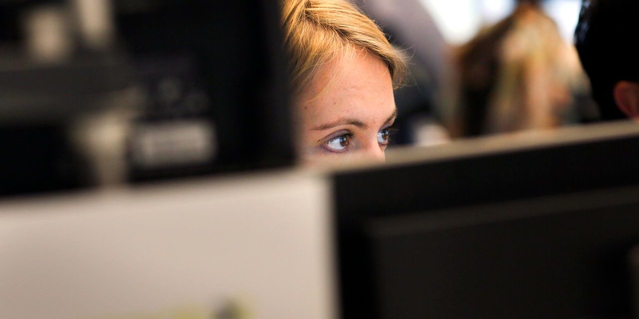 Börse: Dax legt weiter zu, Tesla-Aktie übersteigt 1000-Dollar-Marke