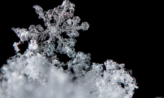 Johannes Kepler und das Rätsel des sechseckigen Schneekristalls