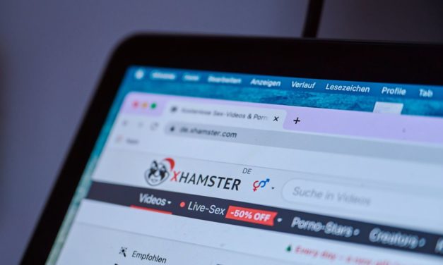 Erotikportal xHamster droht Netzsperre