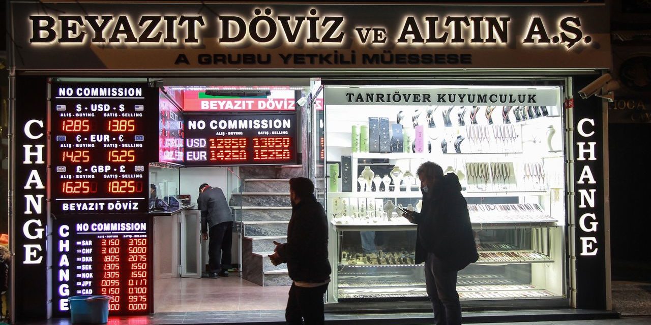 Türkei – Lira-Verfall: Bankenaufsicht stellt Strafanzeige gegen Journalisten