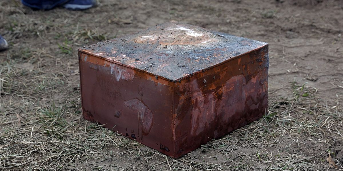 Geheimnis von 130 Jahre alter Zeitkapsel in Statuensockel gelüftet