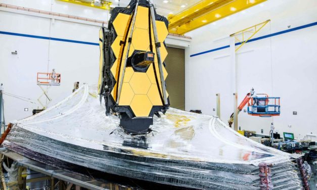 Sonnenschild des Weltraumteleskops James Webb voll entfaltet