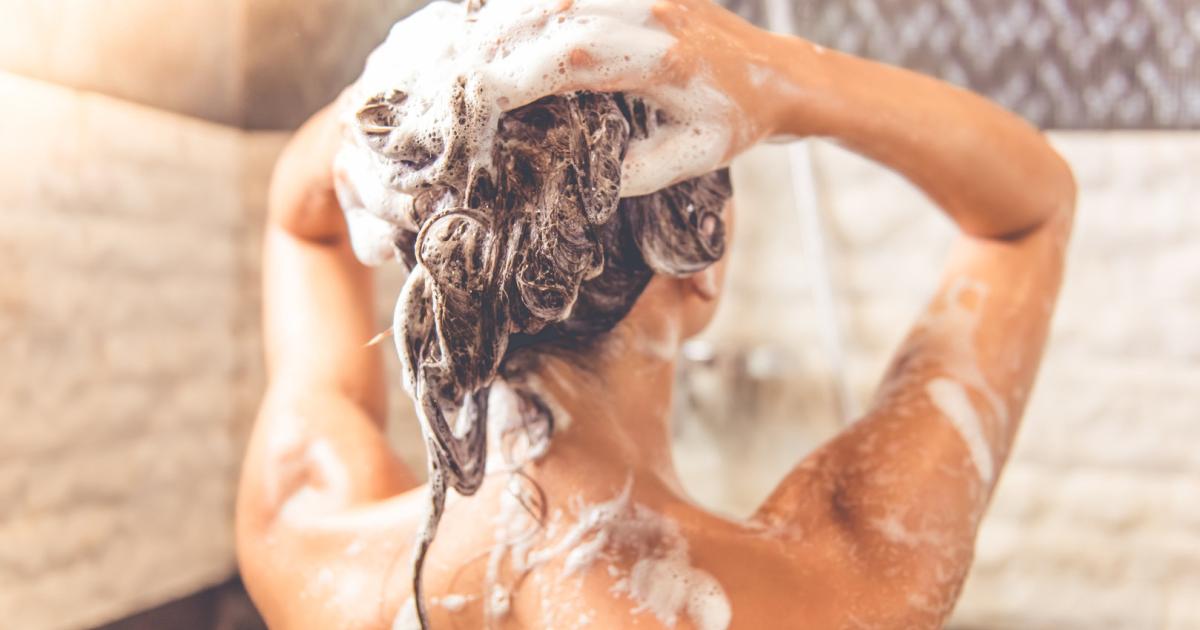 Warum Sie im Fitnesscenter nicht barfuß duschen sollten