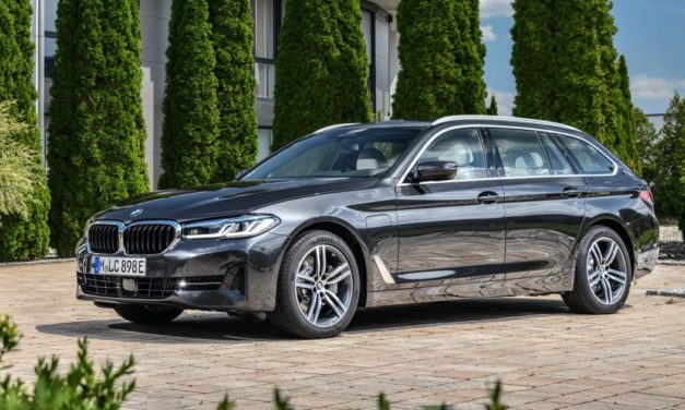 Mercedes-Benz von BMW beim Autoabsatz abgehängt