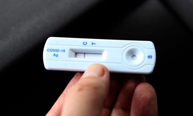 Debatte, ob der Antigentest bei Omikron noch funktioniert