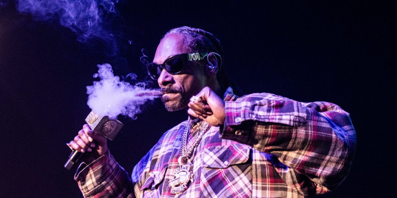 Snoop Doggs Bong-Bauer bringt NFTs heraus