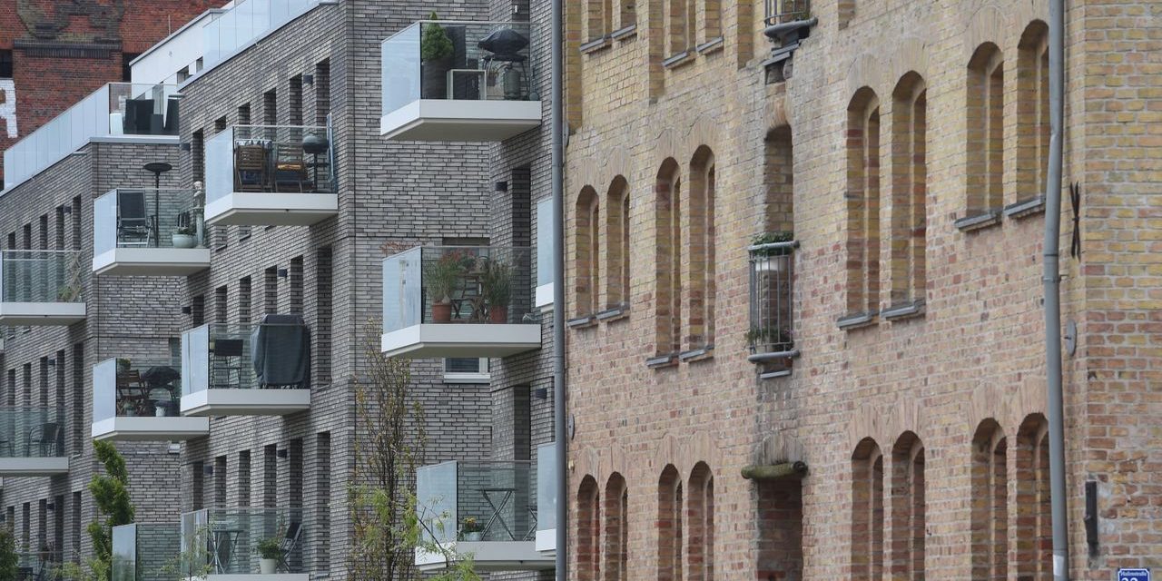 Immobilien-Verkauf gegen die Schulden: Adler Group verkauft fast 15.000 Wohnungen an KKR