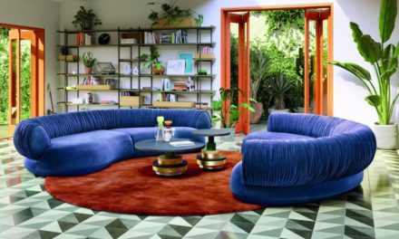 Made in Germany: Sofa für die lilablaue Pause