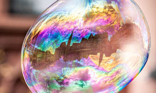 Physiker schufen „Seifenblase“, die mehr als ein Jahr überlebte