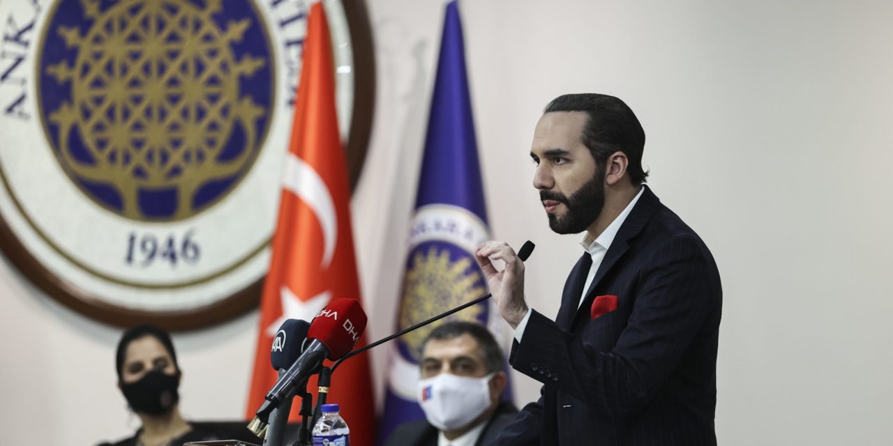 „Ein krimineller Präsident“ – Roubini kritisiert Bukeles Bitcoin-Strategie