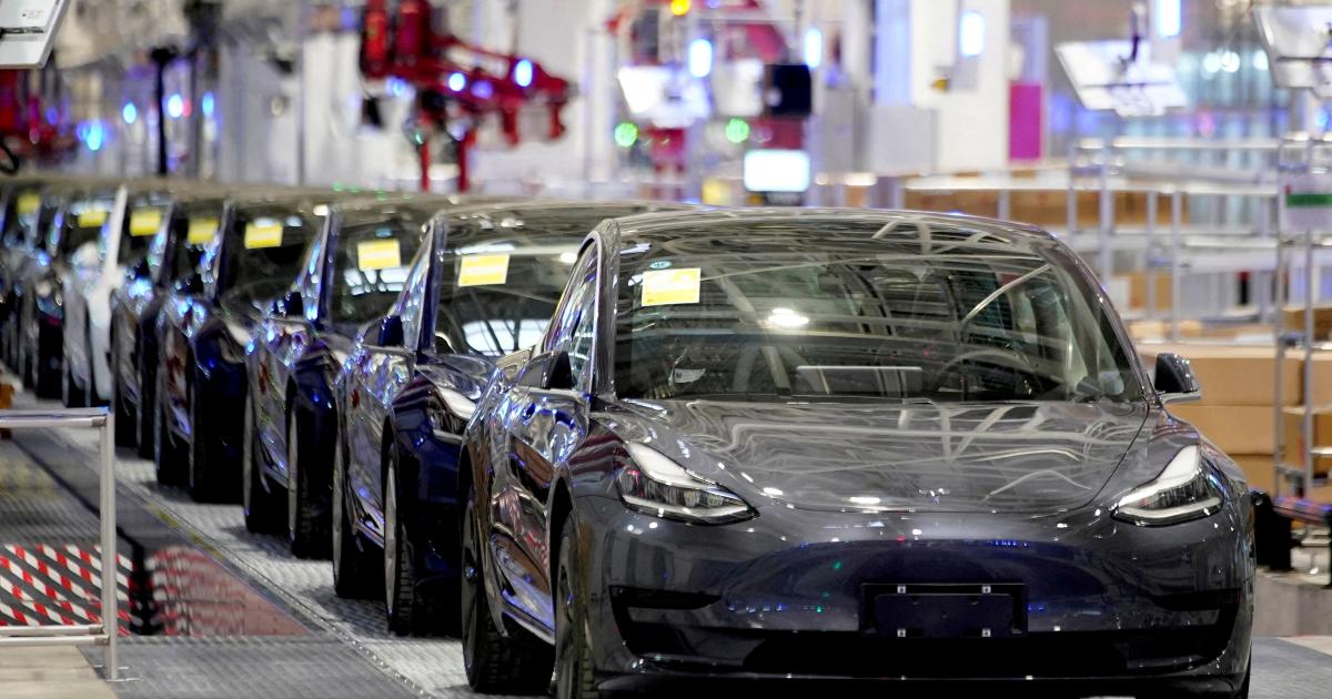 Tesla ruft fast 54.000 Autos wegen Sicherheitsrisiken zurück