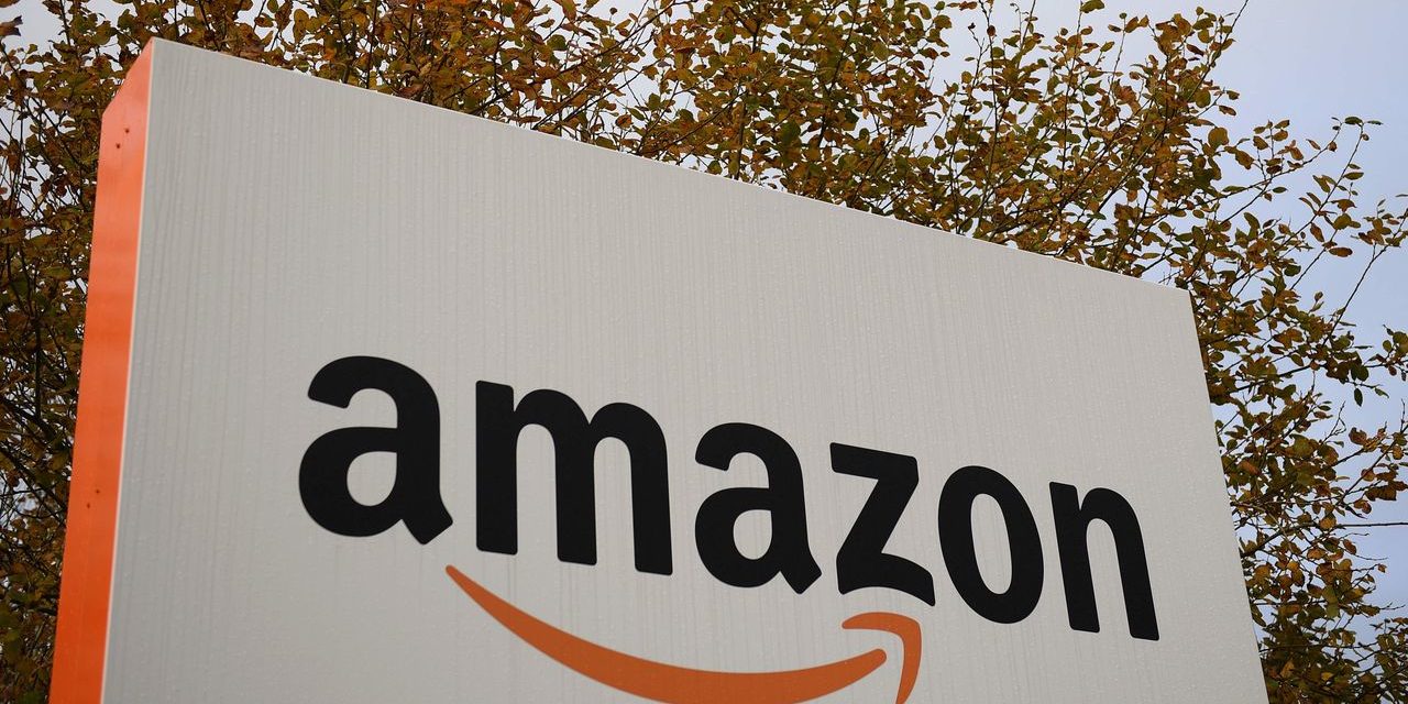 Amazon kassiert vor Weihnachten kräftig ab und erhöht Preise – Aktie steigt