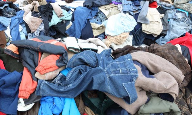 Österreicher werfen jährlich 221.800 Tonnen Kleidung weg