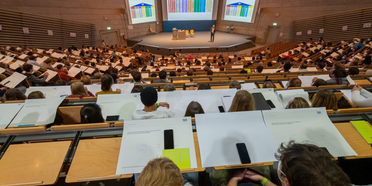 Bitcoin, Blockchain und DLT studieren? Wir haben uns umgeschaut