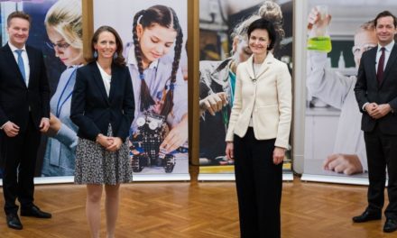 Wie wird die „MINTality“-Stiftung mehr Frauen für die Technik begeistern?