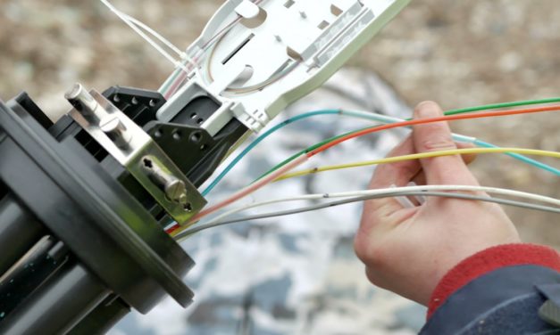 Rekord im Glasfasernetz: 600 Gbit/s über eine Farbe und 781 km übertragen