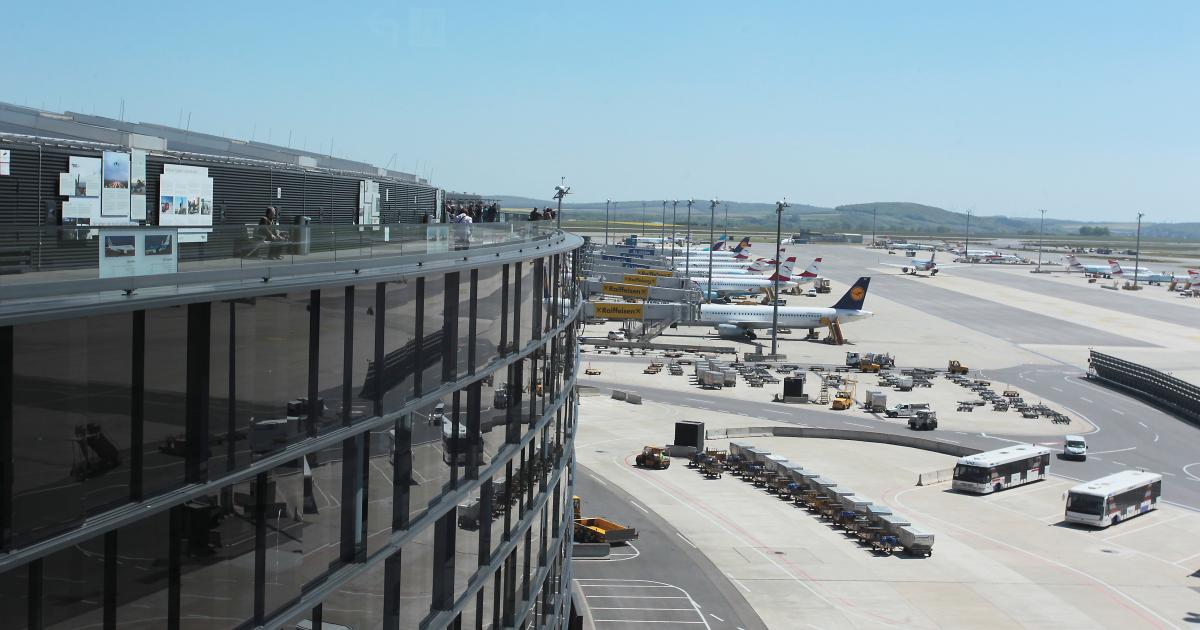 Flughafen Wien: Halb so viele Gäste wie vor der Krise