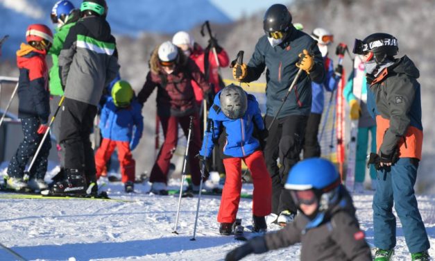 Tourismusministerin Köstinger: Skigebiete im Westen sind gut gebucht