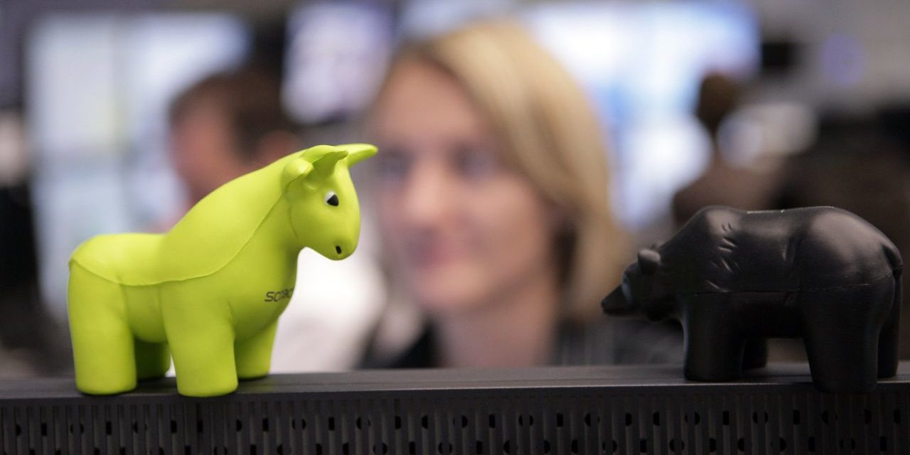 Börse: Dax gibt Kursgewinne ab, Zinssorgen lösen Ukraine-Sorgen ab, Bitcoin kratzt an 45.000 Marke