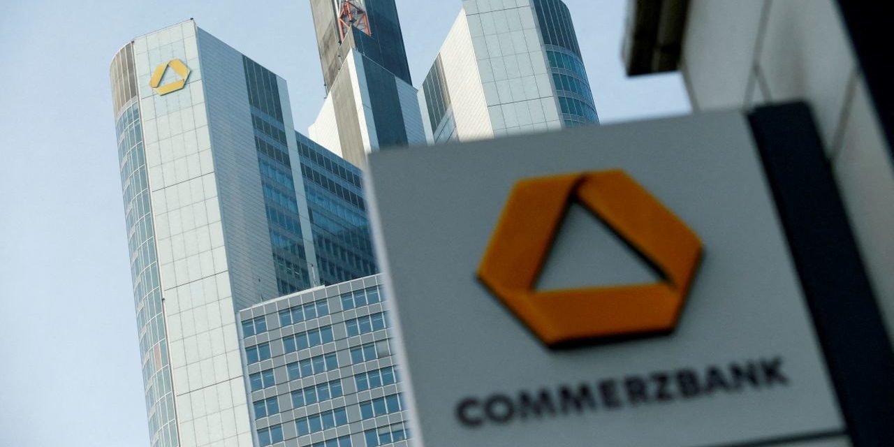 Commerzbank mit Jahresgewinn 2021, Dividende geplant