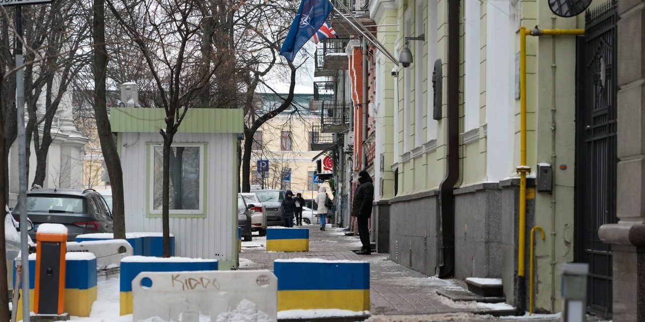 Börse: Dax bleibt wegen Ukraine-Krise unter Druck