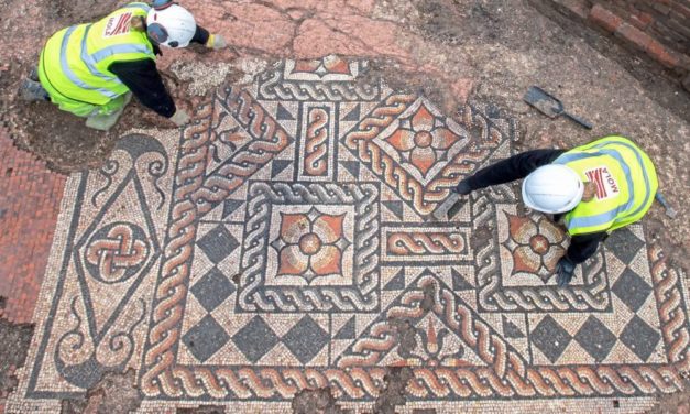 Luxuriöses römisches Mosaik bei Bauarbeiten in London entdeckt