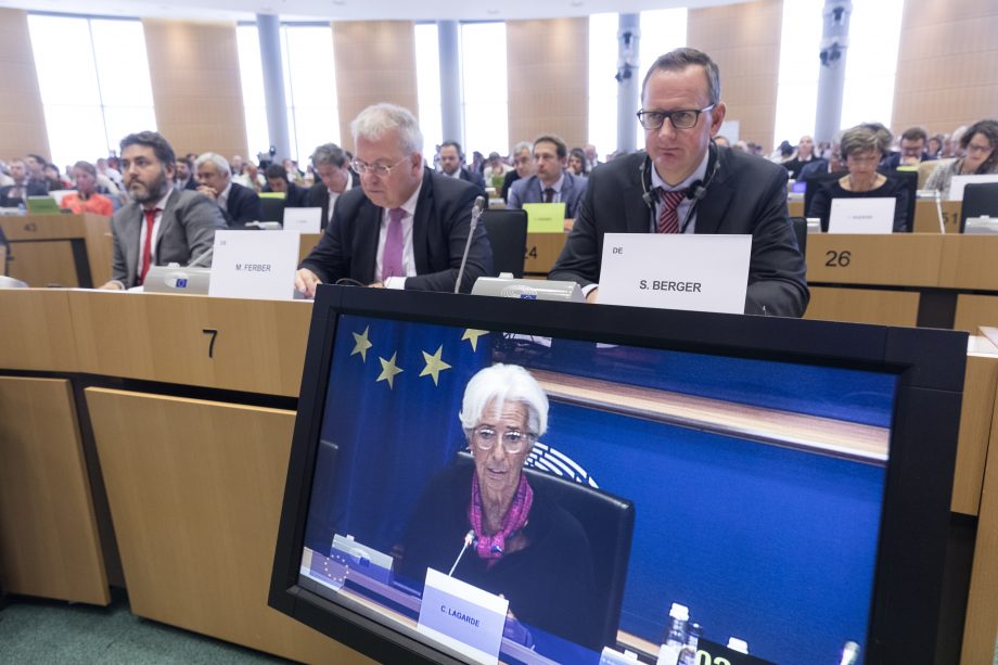 Bitcoin-Verbot abgewendet? EU-Parlament setzt MiCA-Entscheidung aus