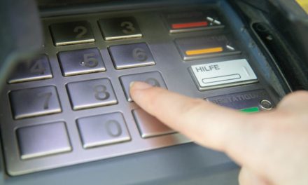 Erste Bankomaten in Russland spucken kein Geld mehr aus