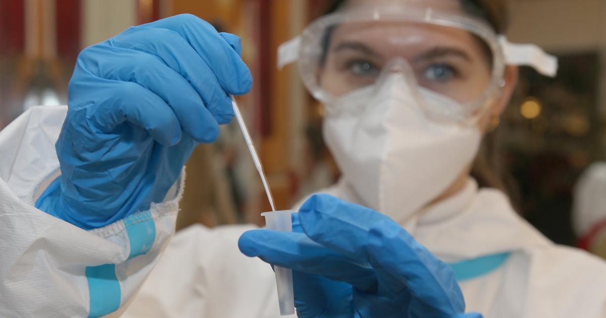 Positiv mit Omikron: Wie lange bleibt man tatsächlich infektiös?