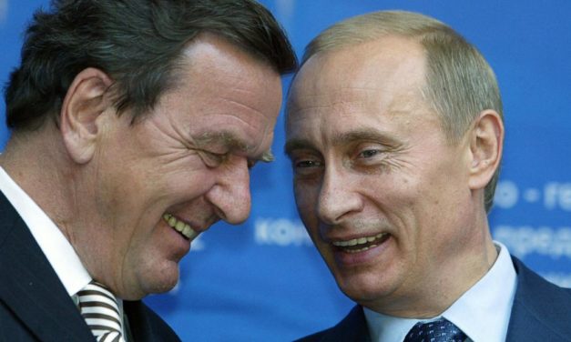 Putin-Freund Gerhard Schröder laufen die Mitarbeiter davon
