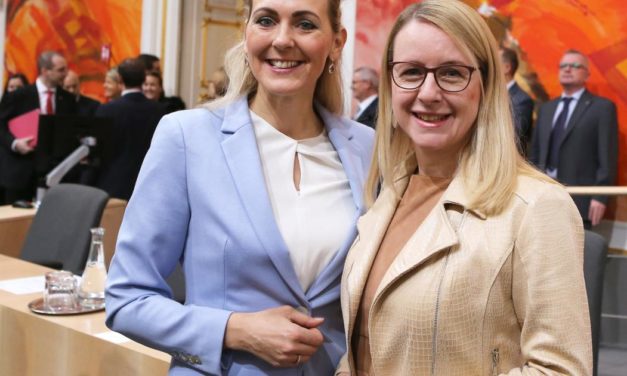 Frauenquote bei Bundes-Aufsichtsräten 2021 erstmals über 50 Prozent