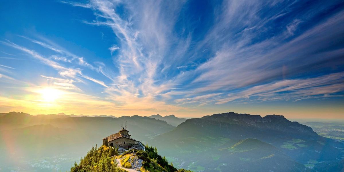 Wie Wüstenstaub die Bildung von Federwolken beeinflusst