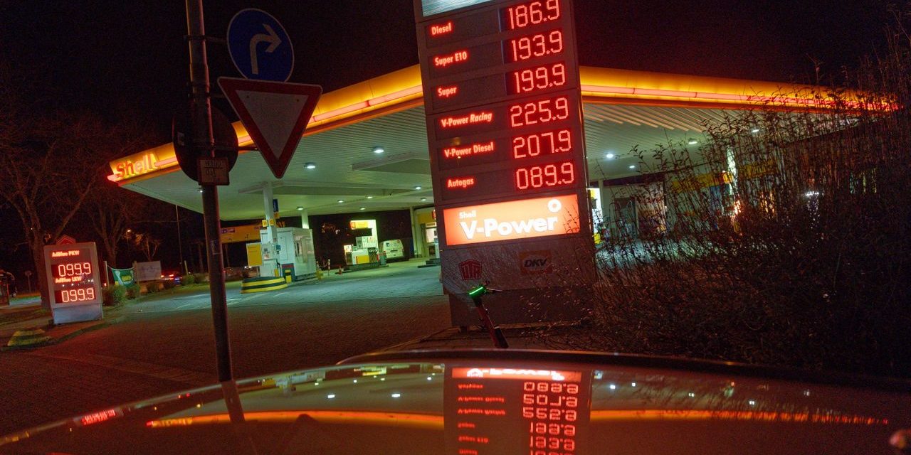 Ölpreis nahe 120 US-Dollar je Barrel: Diese Faktoren treiben den Ölpreis