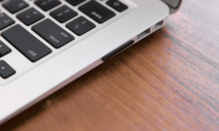 Aktuelle MacBook-Pro-Modelle bekommen bündig abschließende SD-Karte