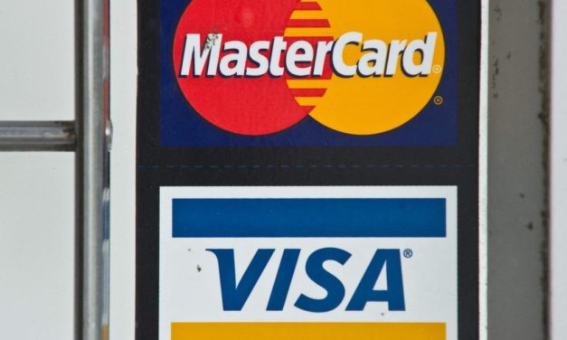 Börse aktuell: Visa und Mastercard stellen Betrieb in Russland ein