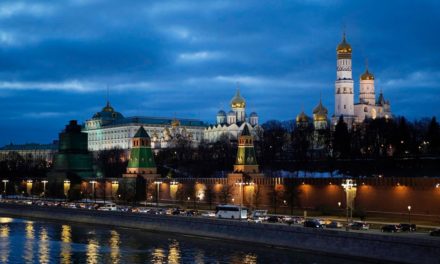 Ukraine-Krieg: Ratingagentur Fitch stuft Russland weiter ab, Zahlungsausfall droht