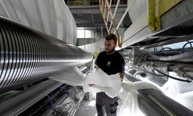 Papierindustrie drosselt die Produktion