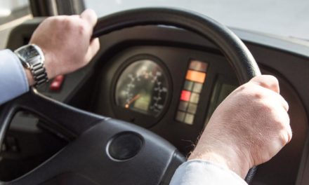 Hoher Dieselpreis gefährdet Öffis und Schülertransporte