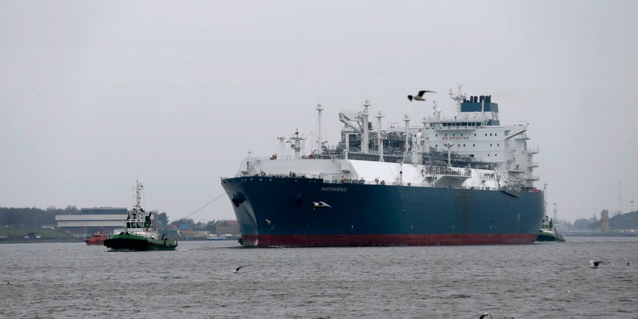 Schwimmendes LNG-Terminal könnte direkten Import von Flüssiggas beschleunigen: Anlage in Wilhelmshaven geplant
