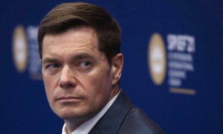 Russland-Sanktionen: Ehefrau kontrolliert nun Tui-Anteile des Großaktionärs